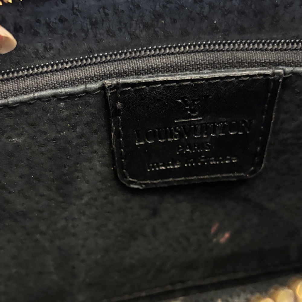 Louis Vuitton Black Epi Poichette - Picture 6 of 12
